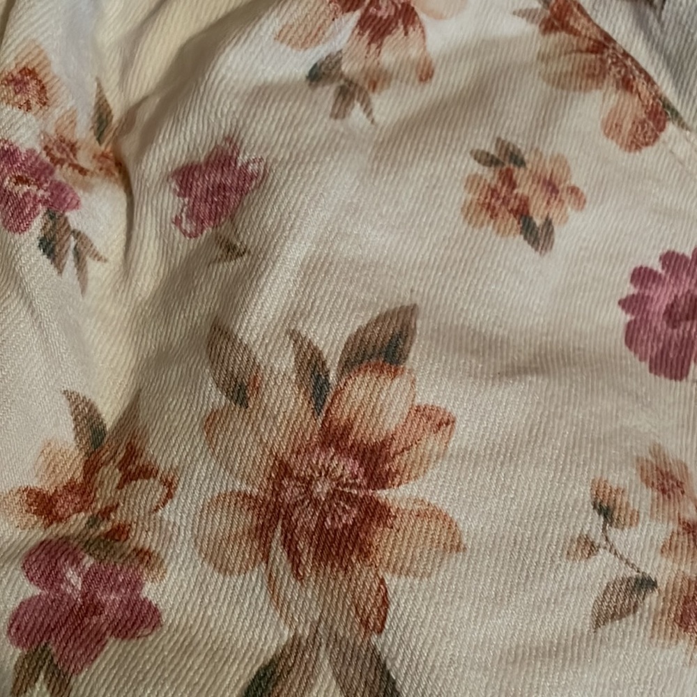 AE floral mom shorts 6 - Picture 2 of 6